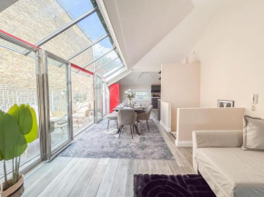 Trendy London Hideaway Apartment